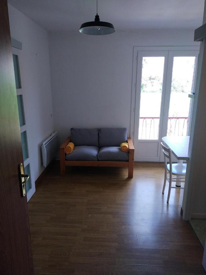 Studio Tout Confort A 300 M Des Thermes Cazaubon Room photo
